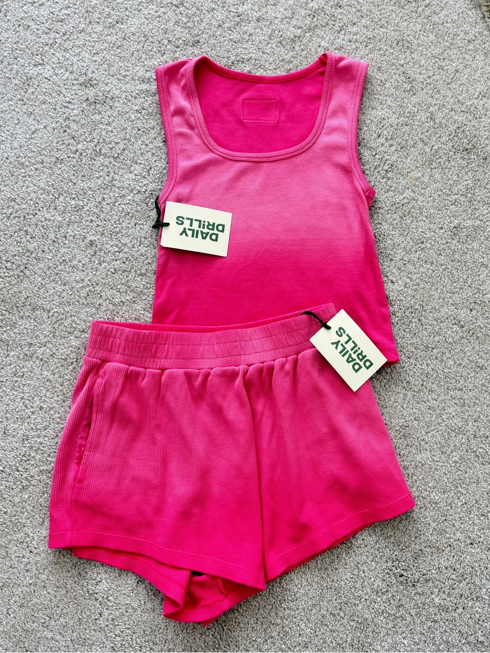 Daily Drills Thermal Resort Shorts Set with Tank in Sunsoaked Hot Shot size XS/S